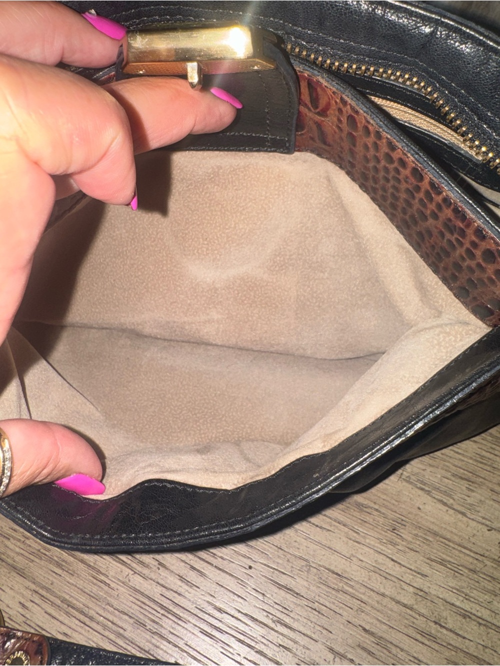 EUC Brahmin VINTAGE Brown Croc-Textured Leather Shoulder Bag Orig $399 🤎 - Picture 8 of 8